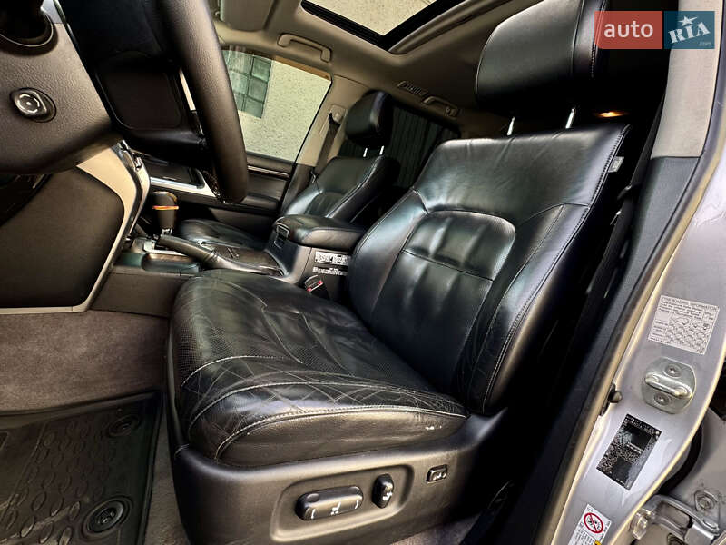 Позашляховик / Кросовер Toyota Land Cruiser 2013 в Ужгороді