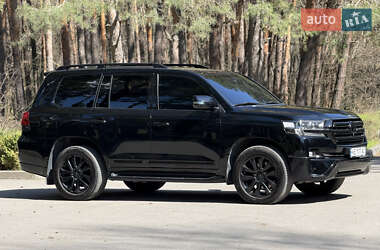 Позашляховик / Кросовер Toyota Land Cruiser 2017 в 