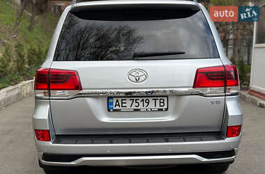 Позашляховик / Кросовер Toyota Land Cruiser 2017 в 
