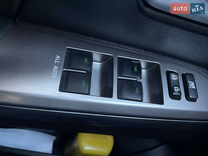 Позашляховик / Кросовер Toyota Land Cruiser 2014 в Одесі