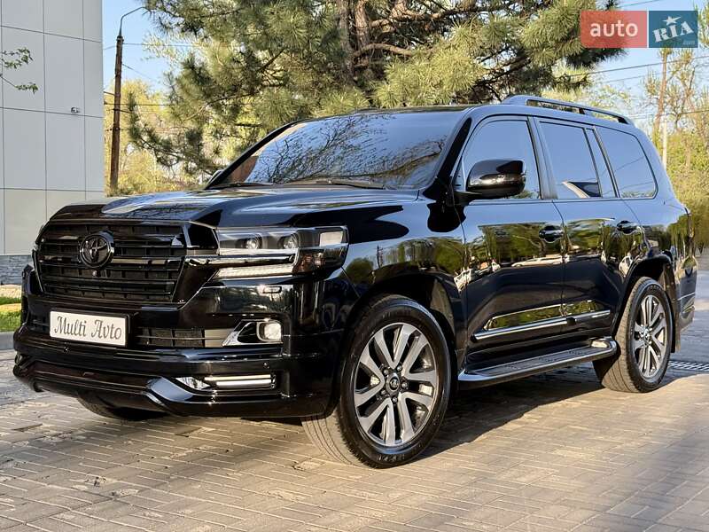 Внедорожник / Кроссовер Toyota Land Cruiser 2016 в 