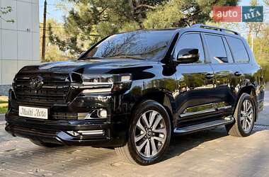 Внедорожник / Кроссовер Toyota Land Cruiser 2016 в 