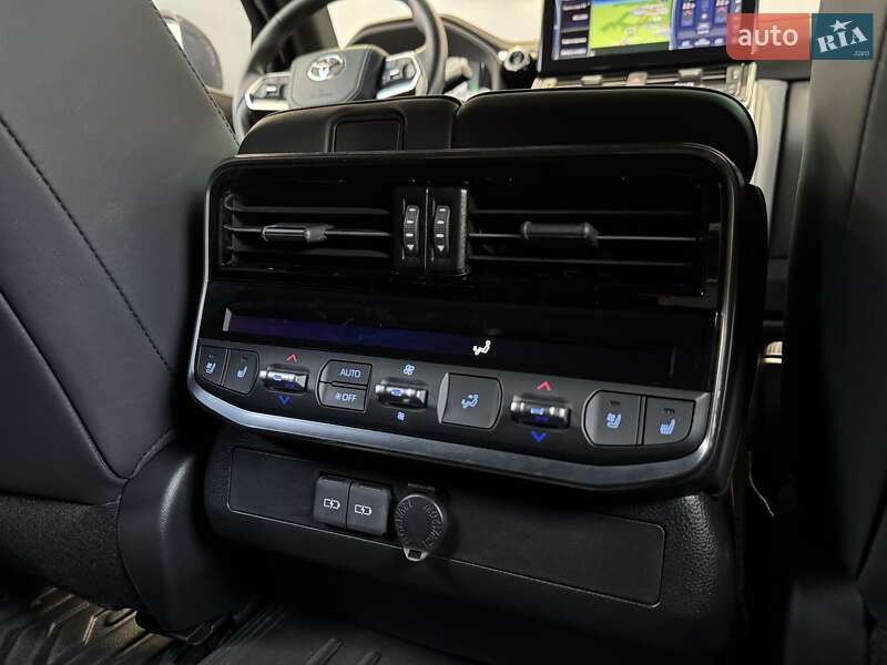 Внедорожник / Кроссовер Toyota Land Cruiser 2022 в Киеве