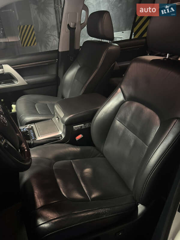 Внедорожник / Кроссовер Toyota Land Cruiser 2018 в Одессе фото 8 Внедорожник / Кроссовер Toyota Land Cruiser 2018 в Одессе