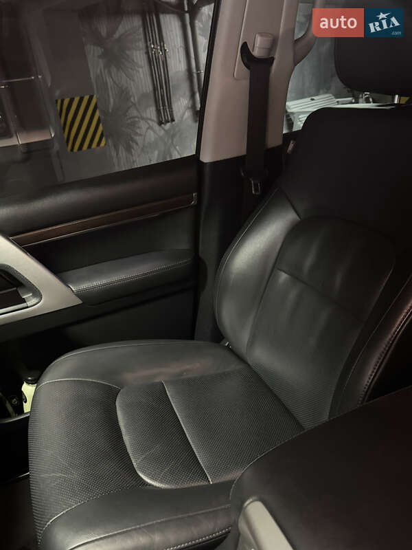 Внедорожник / Кроссовер Toyota Land Cruiser 2018 в Одессе фото 12 Внедорожник / Кроссовер Toyota Land Cruiser 2018 в Одессе