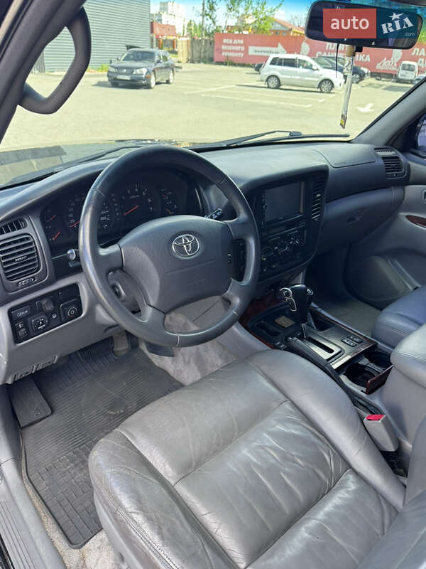 Внедорожник / Кроссовер Toyota Land Cruiser 2002 в Киеве