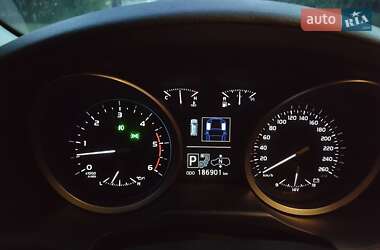 Внедорожник / Кроссовер Toyota Land Cruiser 2012 в 