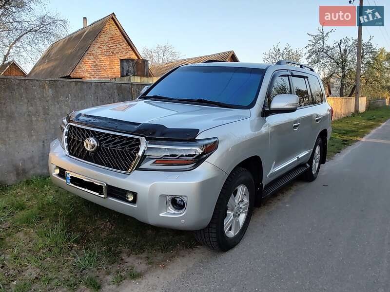 Внедорожник / Кроссовер Toyota Land Cruiser 2012 в 