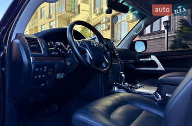 Позашляховик / Кросовер Toyota Land Cruiser 2020 в 