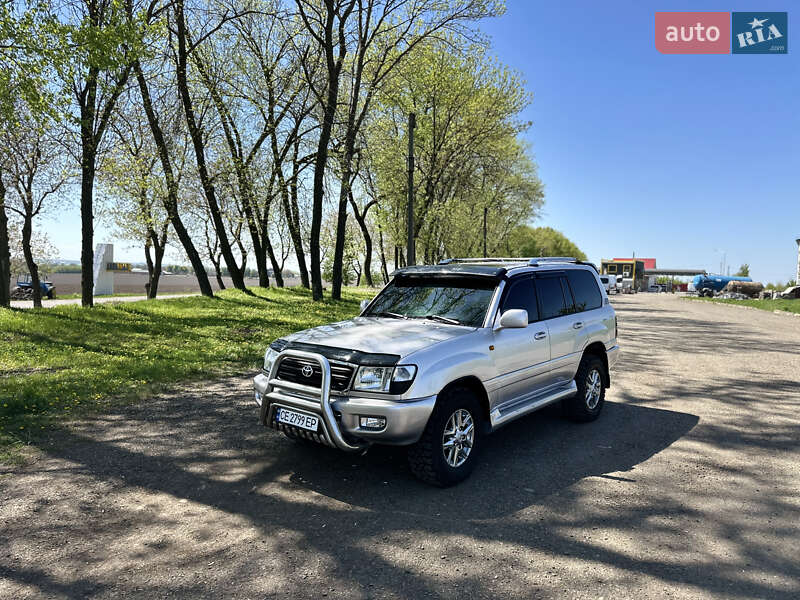 Внедорожник / Кроссовер Toyota Land Cruiser 2001 в 