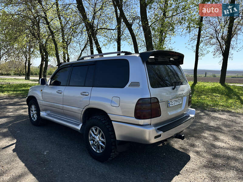 Позашляховик / Кросовер Toyota Land Cruiser 2001 в Чернівцях