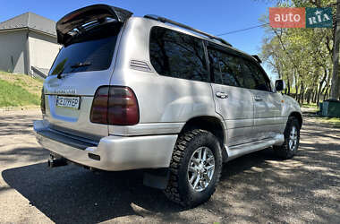 Внедорожник / Кроссовер Toyota Land Cruiser 2001 в 