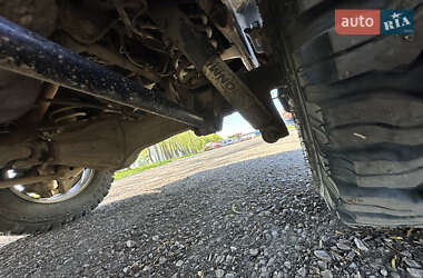 Внедорожник / Кроссовер Toyota Land Cruiser 2001 в 