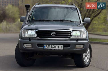 Внедорожник / Кроссовер Toyota Land Cruiser 2002 в 