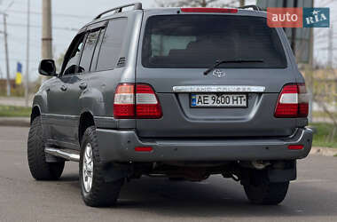 Внедорожник / Кроссовер Toyota Land Cruiser 2002 в 