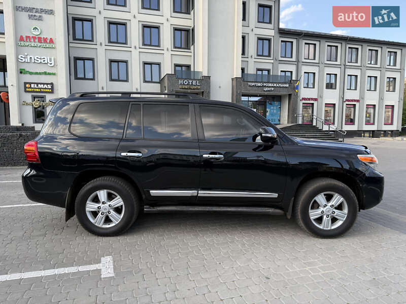 Позашляховик / Кросовер Toyota Land Cruiser 2013 в Коломиї