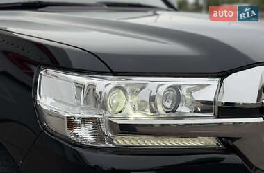 Внедорожник / Кроссовер Toyota Land Cruiser 2017 в 