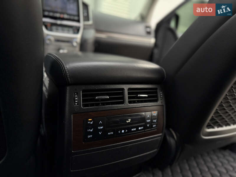 Внедорожник / Кроссовер Toyota Land Cruiser 2017 в Киеве