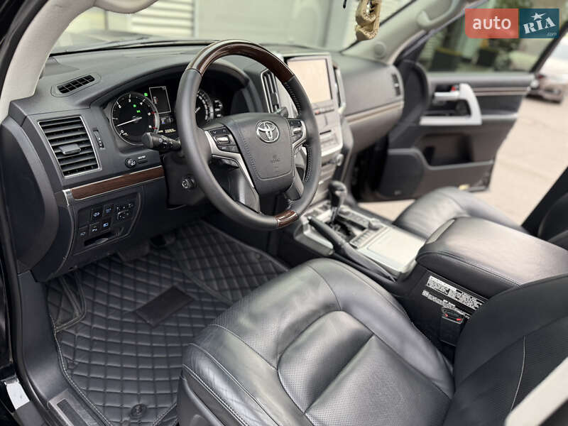 Внедорожник / Кроссовер Toyota Land Cruiser 2017 в Киеве