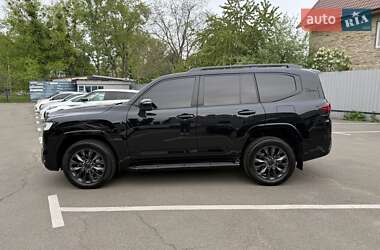 Внедорожник / Кроссовер Toyota Land Cruiser 2021 в 