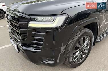 Внедорожник / Кроссовер Toyota Land Cruiser 2021 в 