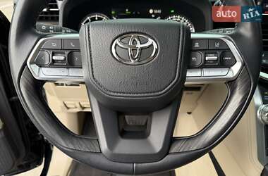 Внедорожник / Кроссовер Toyota Land Cruiser 2021 в 