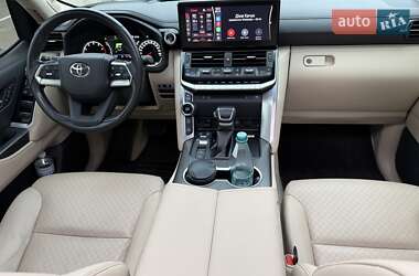 Внедорожник / Кроссовер Toyota Land Cruiser 2021 в 