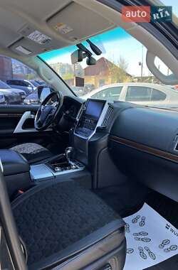 Внедорожник / Кроссовер Toyota Land Cruiser 2015 в 