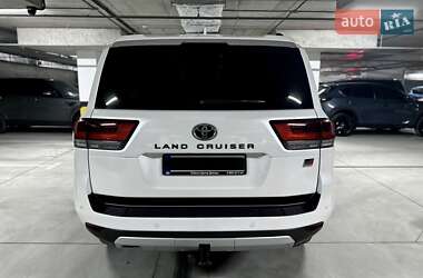 Позашляховик / Кросовер Toyota Land Cruiser 2022 в 