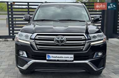 Внедорожник / Кроссовер Toyota Land Cruiser 2018 в 