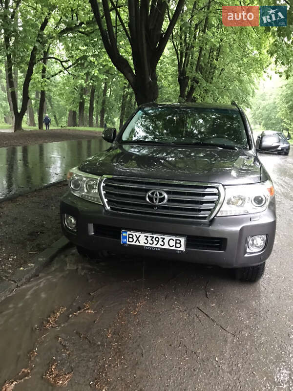 Внедорожник / Кроссовер Toyota Land Cruiser 2012 в Каменец-Подольском