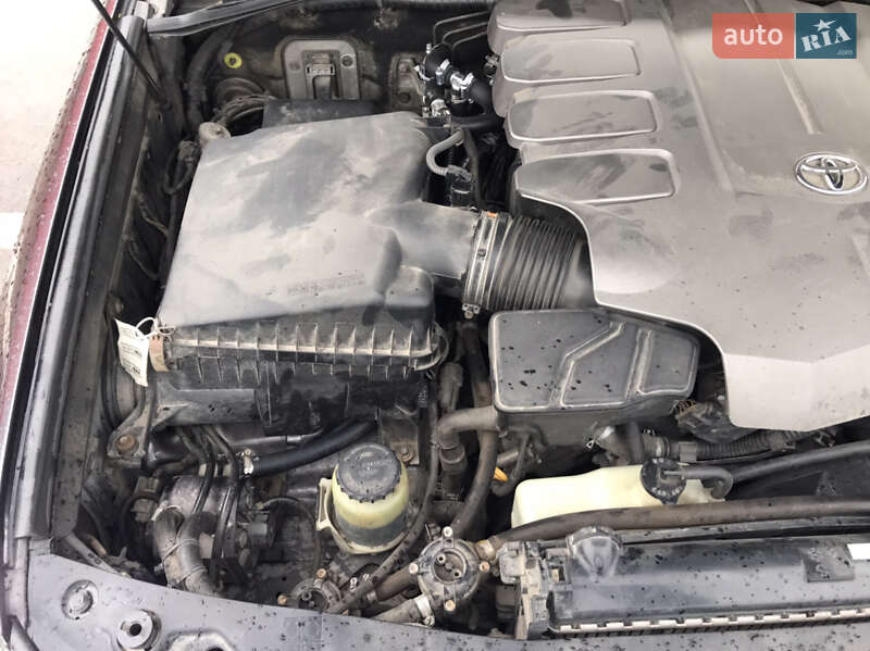 Внедорожник / Кроссовер Toyota Land Cruiser 2012 в Каменец-Подольском