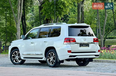 Внедорожник / Кроссовер Toyota Land Cruiser 2017 в 