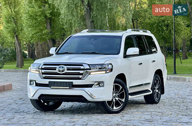 Внедорожник / Кроссовер Toyota Land Cruiser 2017 в 