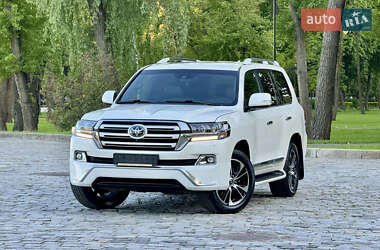 Внедорожник / Кроссовер Toyota Land Cruiser 2017 в 