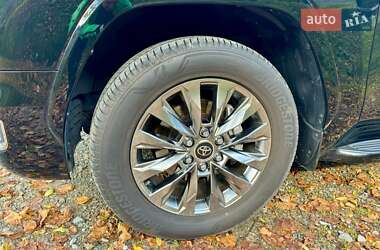 Внедорожник / Кроссовер Toyota Land Cruiser 2022 в 