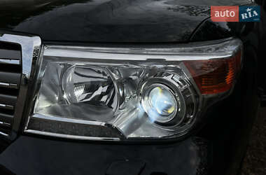 Позашляховик / Кросовер Toyota Land Cruiser 2012 в 