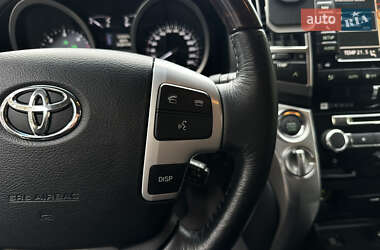 Позашляховик / Кросовер Toyota Land Cruiser 2012 в 