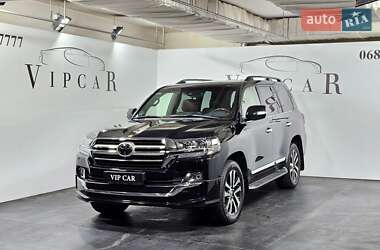 Внедорожник / Кроссовер Toyota Land Cruiser 2018 в 