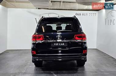 Внедорожник / Кроссовер Toyota Land Cruiser 2018 в 
