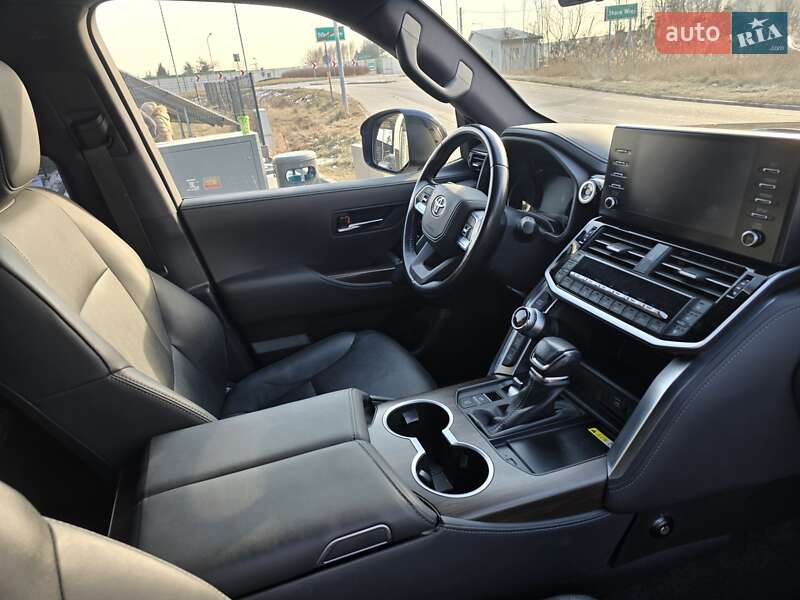 Внедорожник / Кроссовер Toyota Land Cruiser 2022 в Иршаве