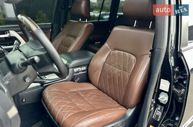 Внедорожник / Кроссовер Toyota Land Cruiser 2017 в 