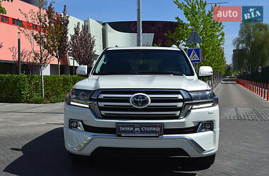 Внедорожник / Кроссовер Toyota Land Cruiser 2016 в 