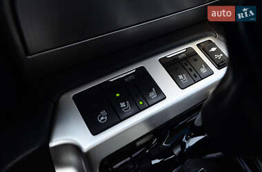 Внедорожник / Кроссовер Toyota Land Cruiser 2016 в 