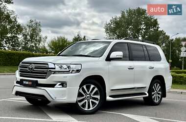 Позашляховик / Кросовер Toyota Land Cruiser 2017 в 