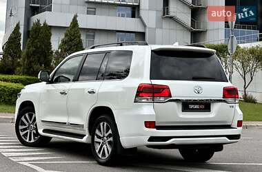 Позашляховик / Кросовер Toyota Land Cruiser 2017 в 