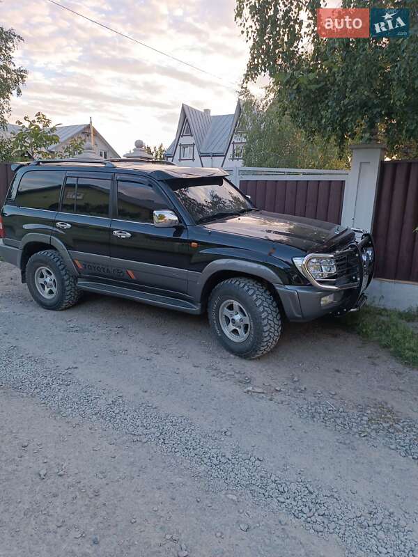 Внедорожник / Кроссовер Toyota Land Cruiser 2006 в Черновцах