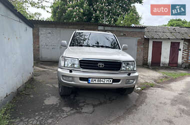Внедорожник / Кроссовер Toyota Land Cruiser 2002 в Покровском