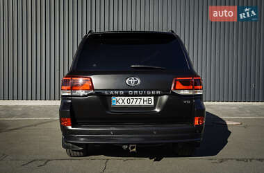 Позашляховик / Кросовер Toyota Land Cruiser 2015 в 