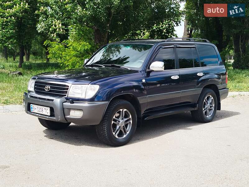 Внедорожник / Кроссовер Toyota Land Cruiser 1999 в 